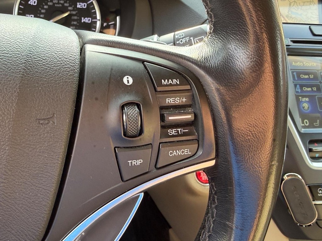 Acura MDX Vehicle Full-screen Gallery Image 20