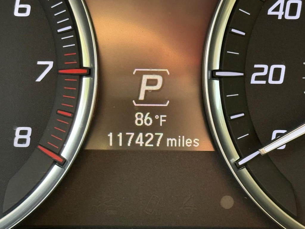 Acura MDX Vehicle Full-screen Gallery Image 21