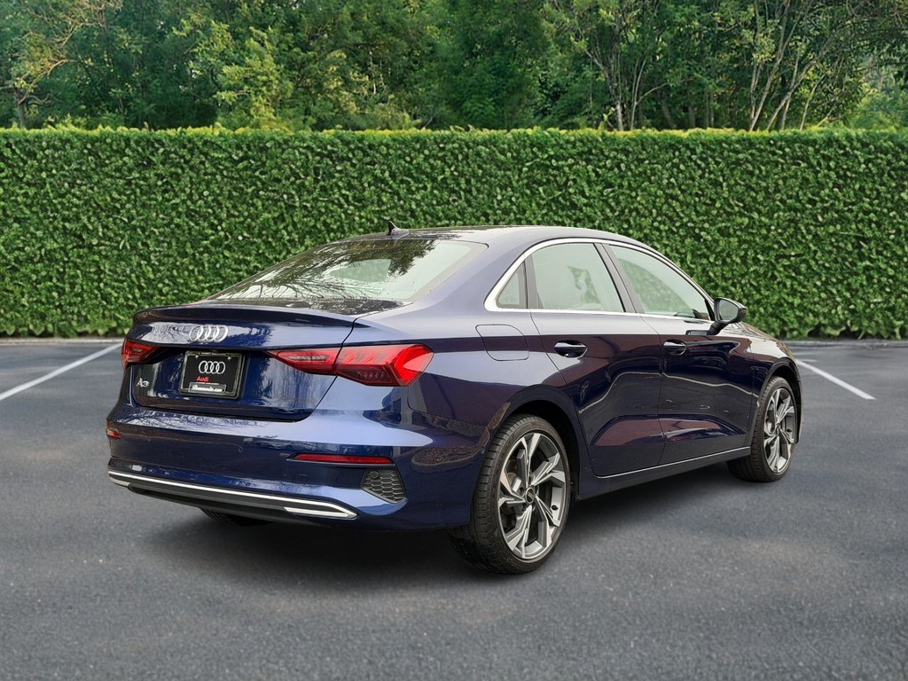 Audi A3 Vehicle Full-screen Gallery Image 03