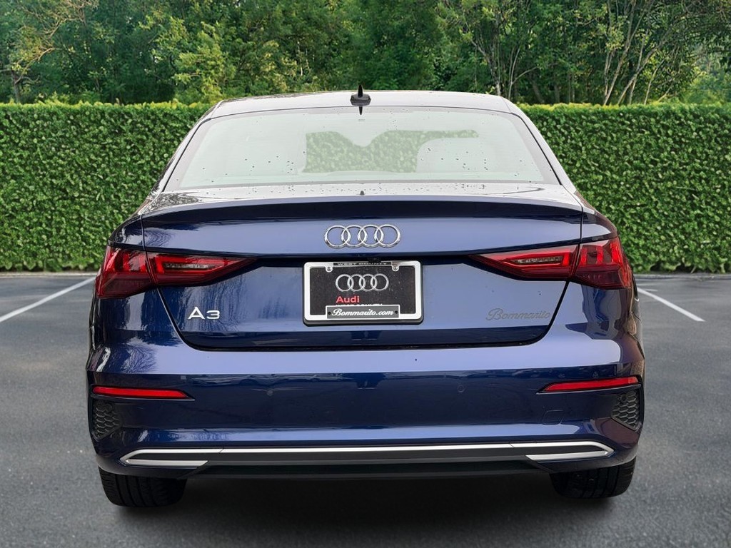 Audi A3 Vehicle Full-screen Gallery Image 05