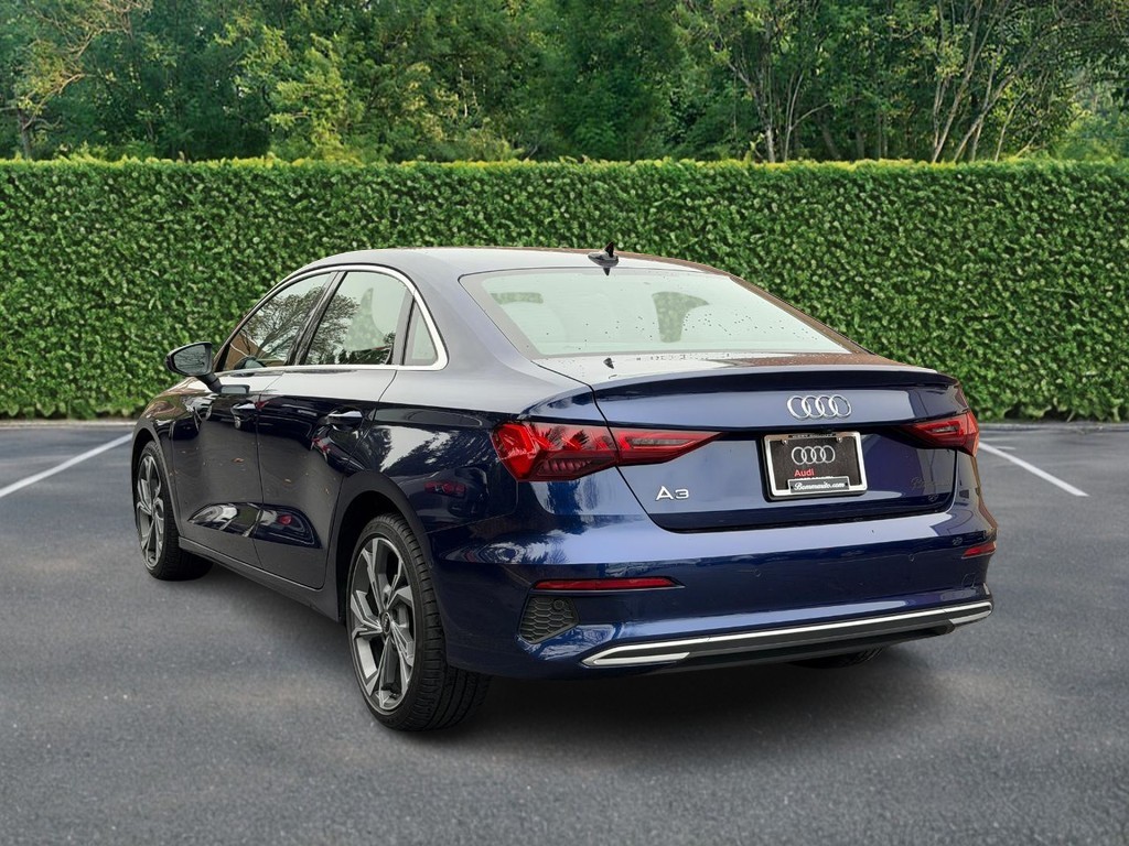 Audi A3 Vehicle Full-screen Gallery Image 06