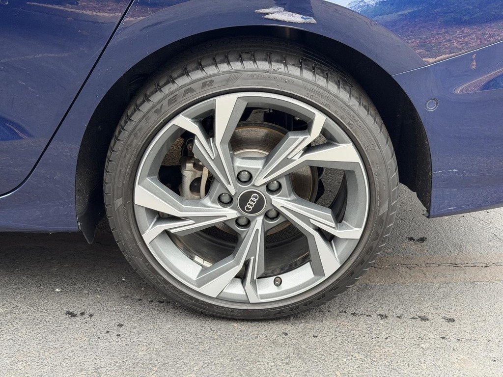 Audi A3 Vehicle Full-screen Gallery Image 07