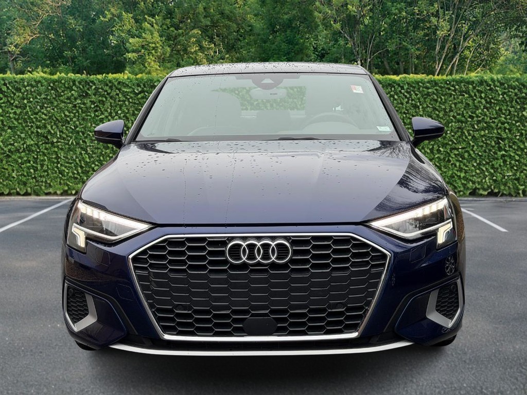 Audi A3 Vehicle Full-screen Gallery Image 09