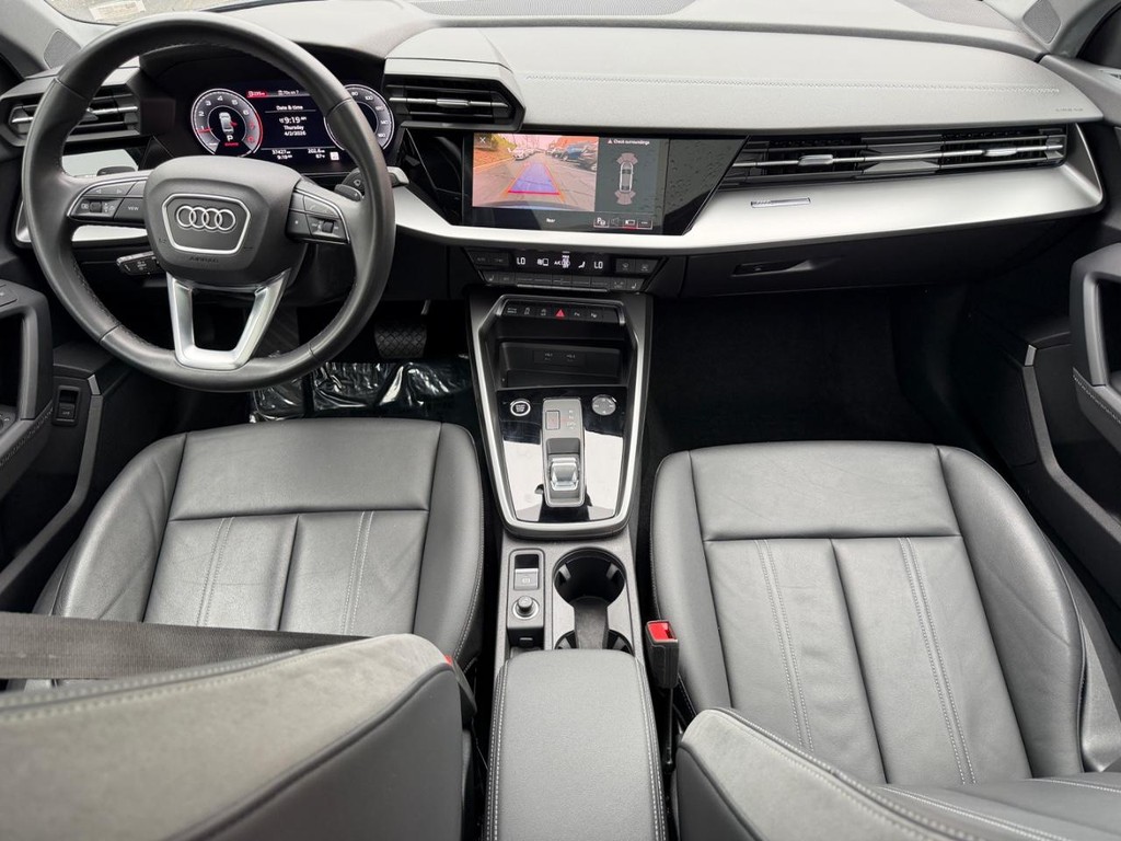 Audi A3 Vehicle Full-screen Gallery Image 11