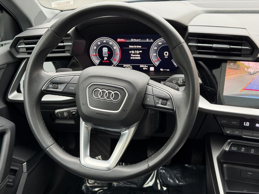 Audi A3 Vehicle Full-screen Gallery Image 12