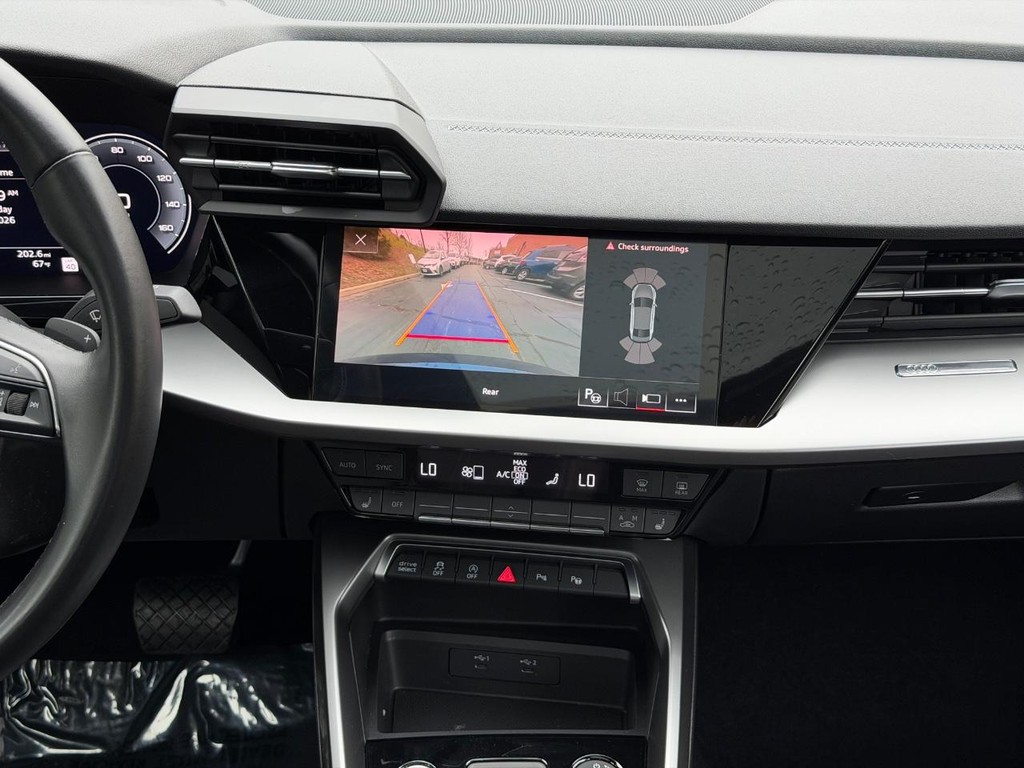 Audi A3 Vehicle Full-screen Gallery Image 13