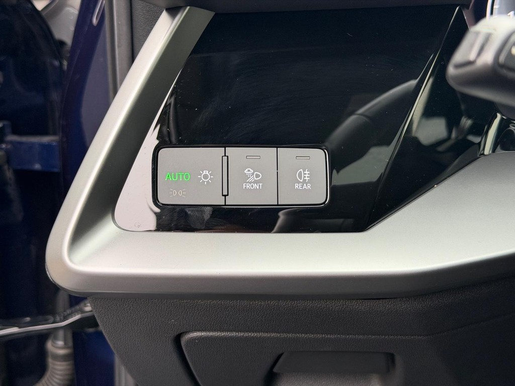 Audi A3 Vehicle Full-screen Gallery Image 17