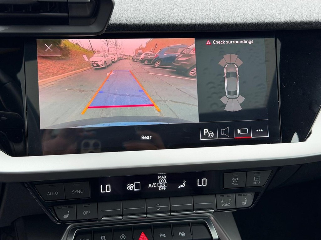 Audi A3 Vehicle Full-screen Gallery Image 22