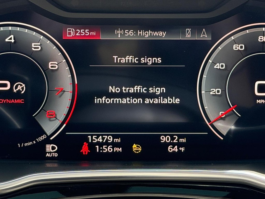 Audi Q3 Vehicle Full-screen Gallery Image 21