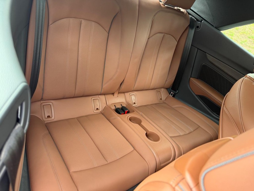 Audi A5 Cabriolet Vehicle Full-screen Gallery Image 11