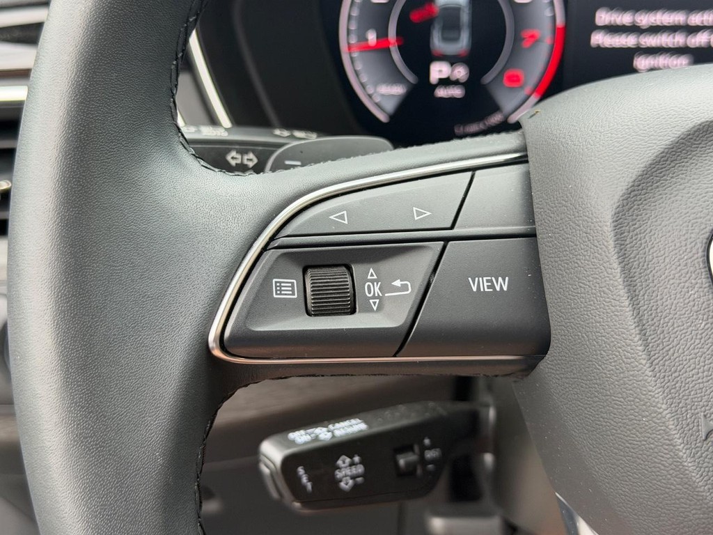 Audi A5 Cabriolet Vehicle Full-screen Gallery Image 15