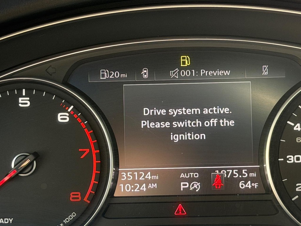 Audi A4 Sedan Vehicle Full-screen Gallery Image 20