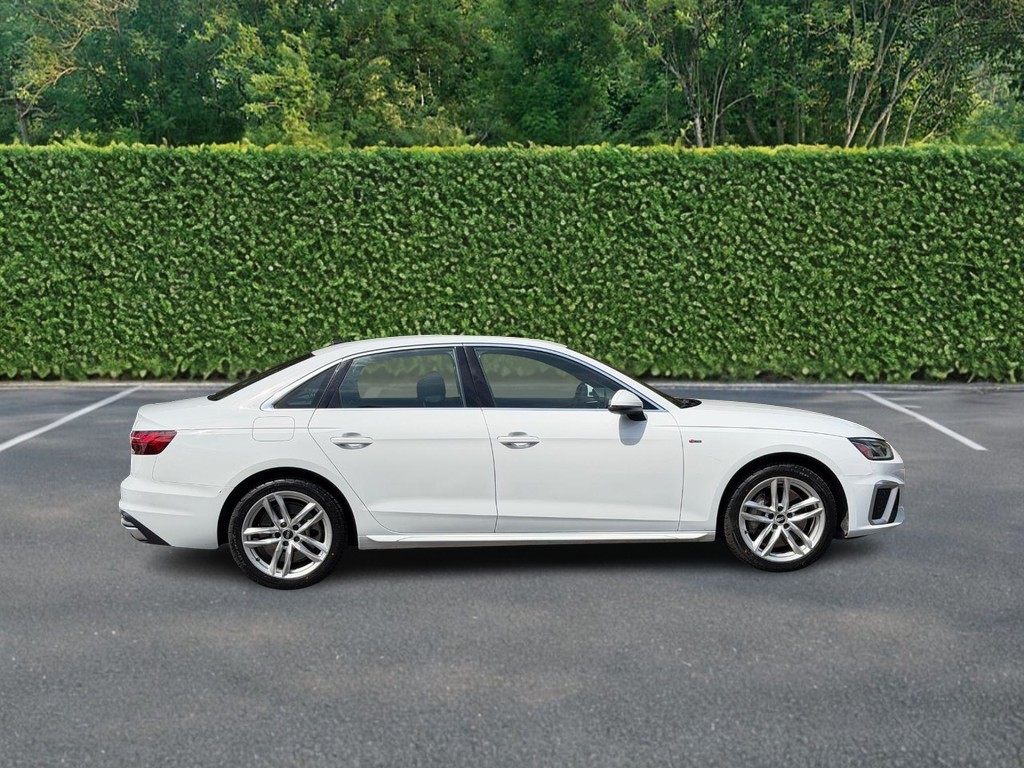 Audi A4 Sedan Vehicle Full-screen Gallery Image 02