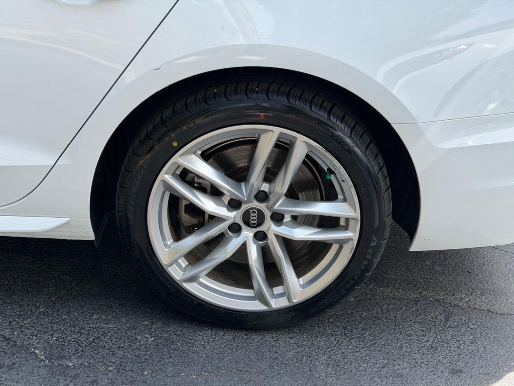 Audi A4 Sedan Vehicle Full-screen Gallery Image 07