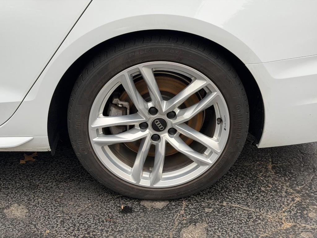 Audi A4 Sedan Vehicle Full-screen Gallery Image 07