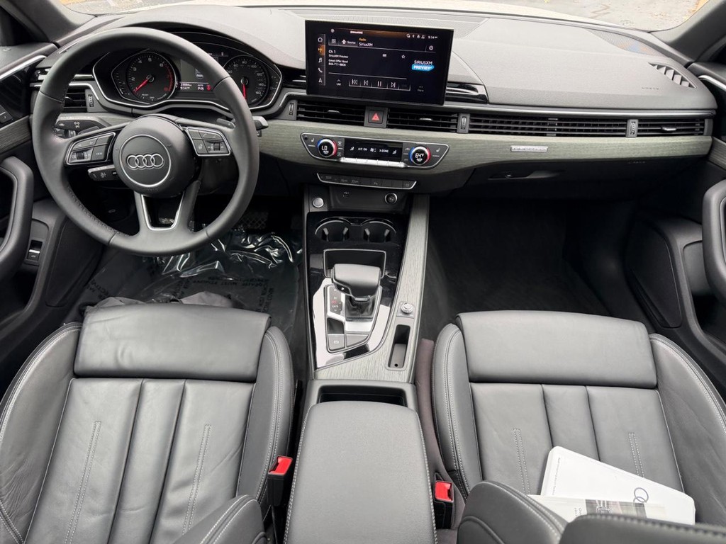 Audi A4 Sedan Vehicle Full-screen Gallery Image 11