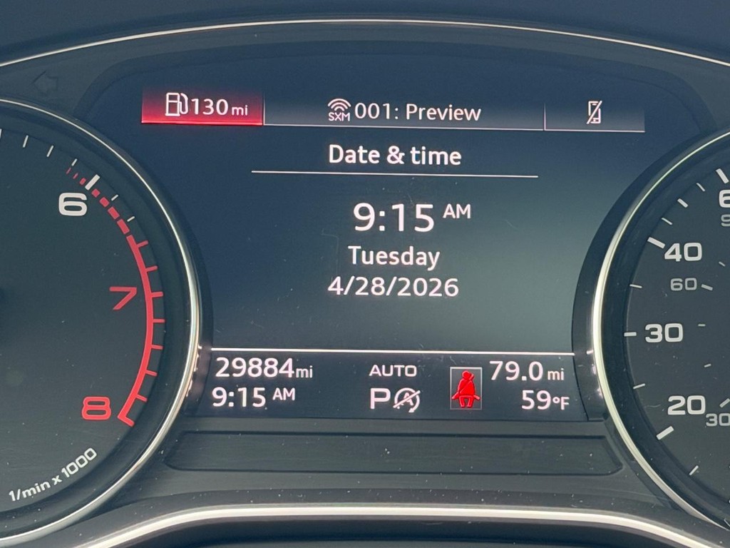 Audi A4 Sedan Vehicle Full-screen Gallery Image 21