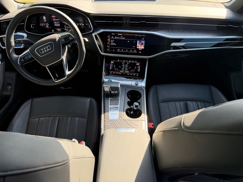 Audi A6 Sedan Vehicle Full-screen Gallery Image 11