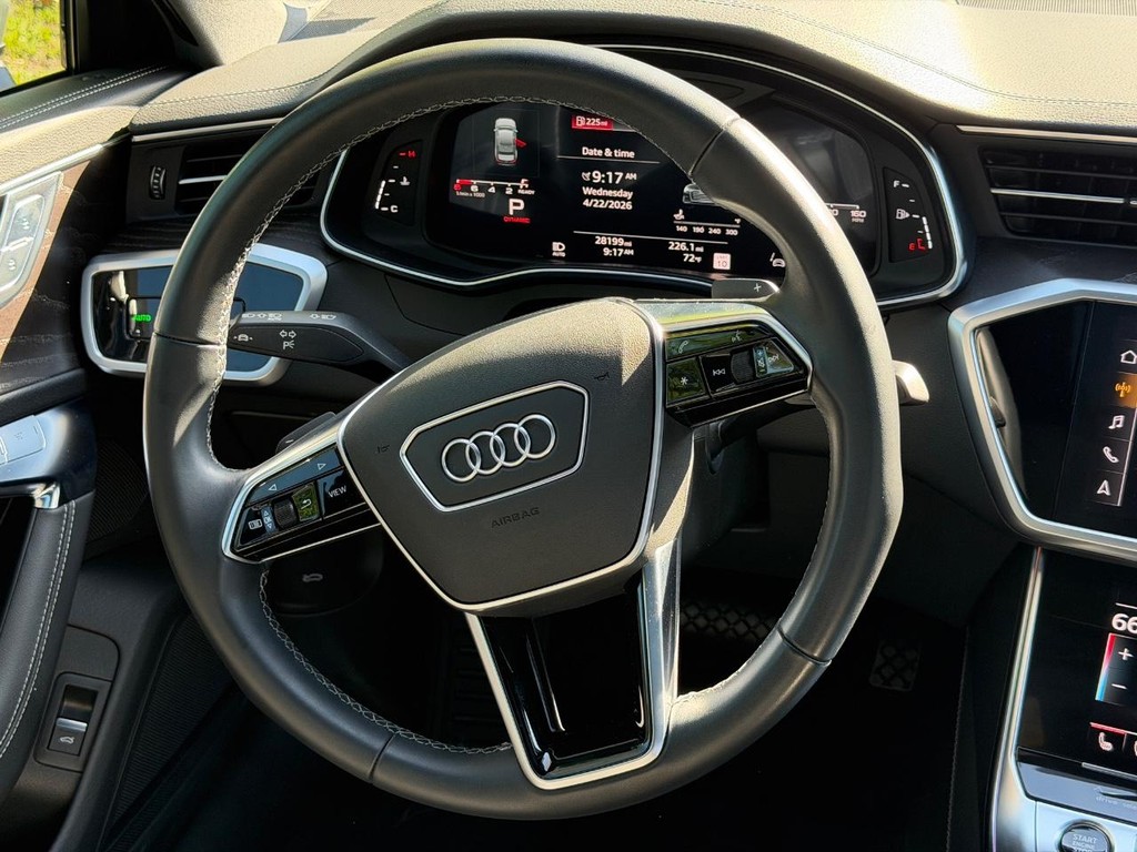 Audi A6 Sedan Vehicle Full-screen Gallery Image 12