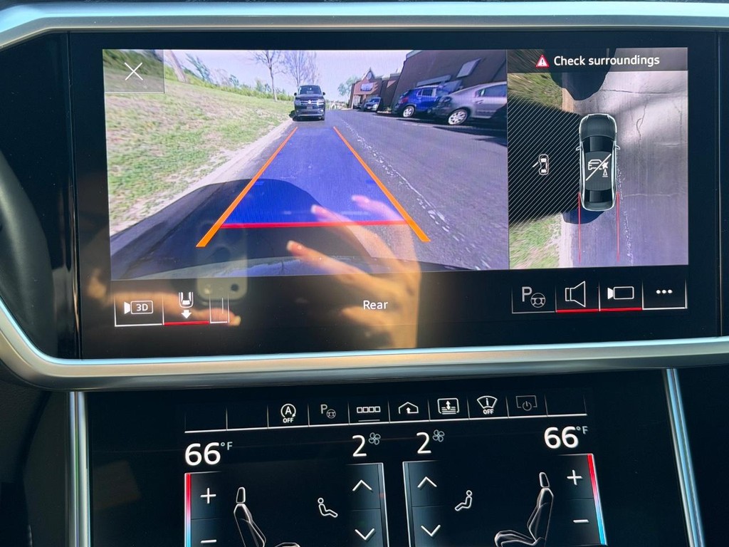 Audi A6 Sedan Vehicle Full-screen Gallery Image 23