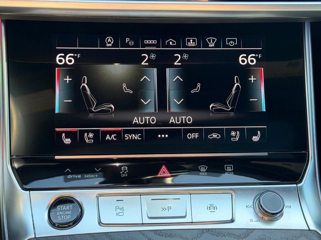 Audi A6 Sedan Vehicle Full-screen Gallery Image 24