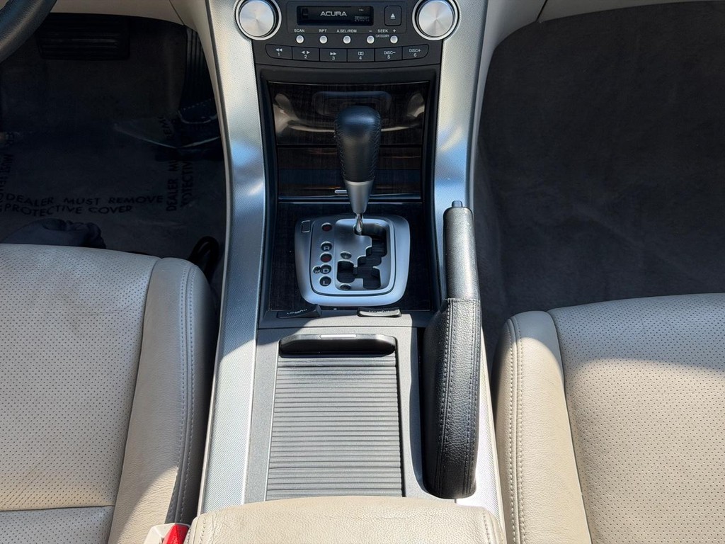 Acura TL Vehicle Full-screen Gallery Image 14