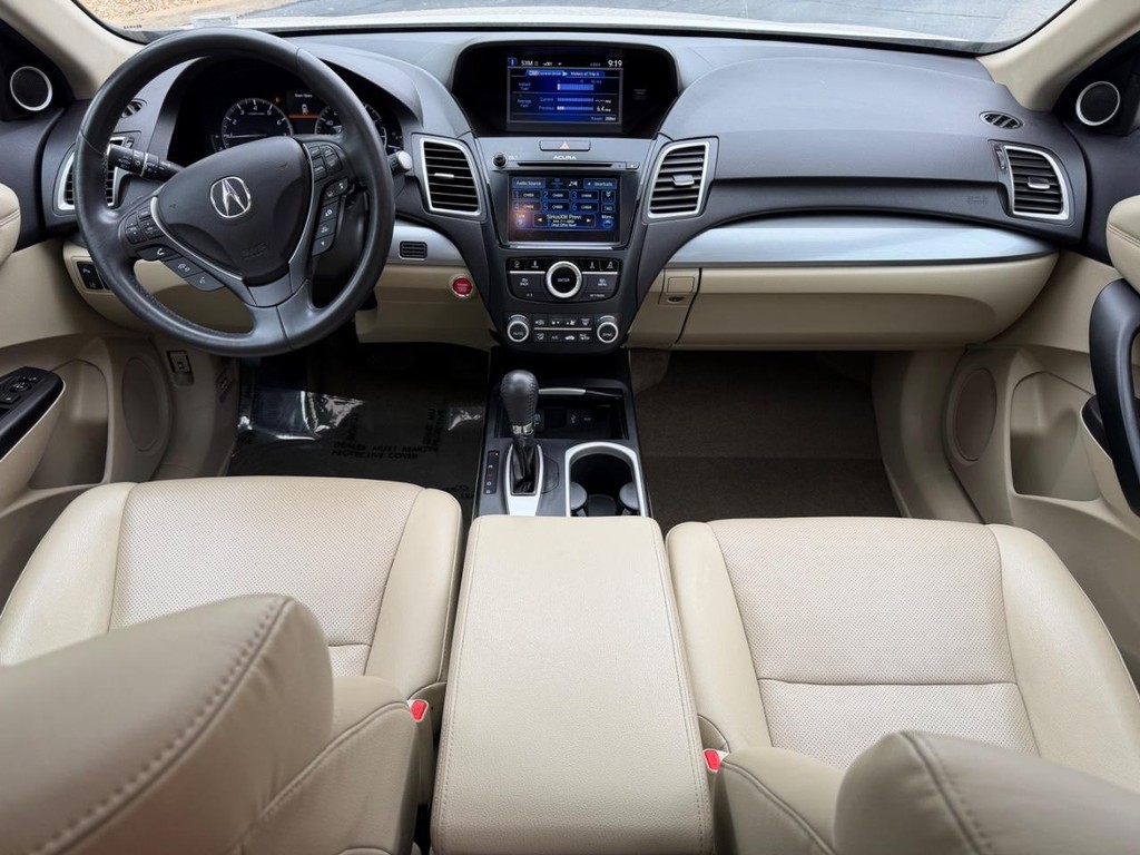 Acura RDX Vehicle Full-screen Gallery Image 11