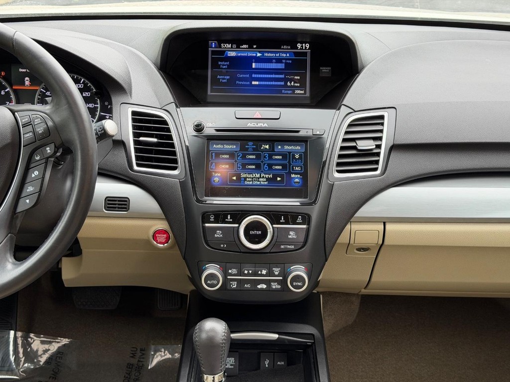 Acura RDX Vehicle Full-screen Gallery Image 13