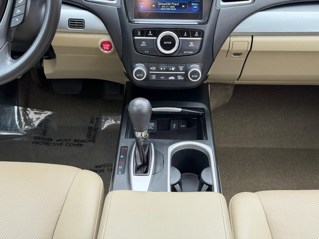 Acura RDX Vehicle Full-screen Gallery Image 14