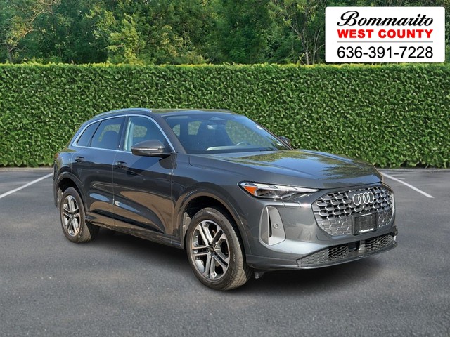 Ellisville MO 2025 Audi Q5 more details - audi q5