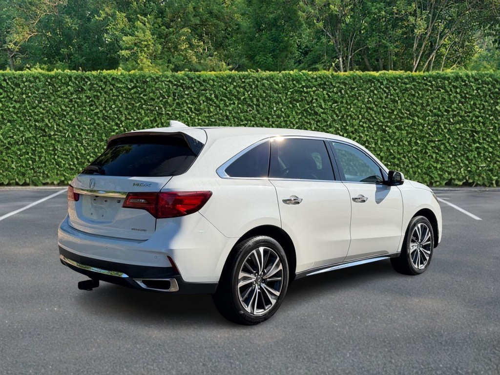 Acura MDX Vehicle Full-screen Gallery Image 03