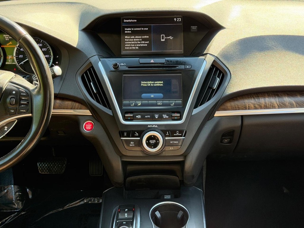 Acura MDX Vehicle Full-screen Gallery Image 13