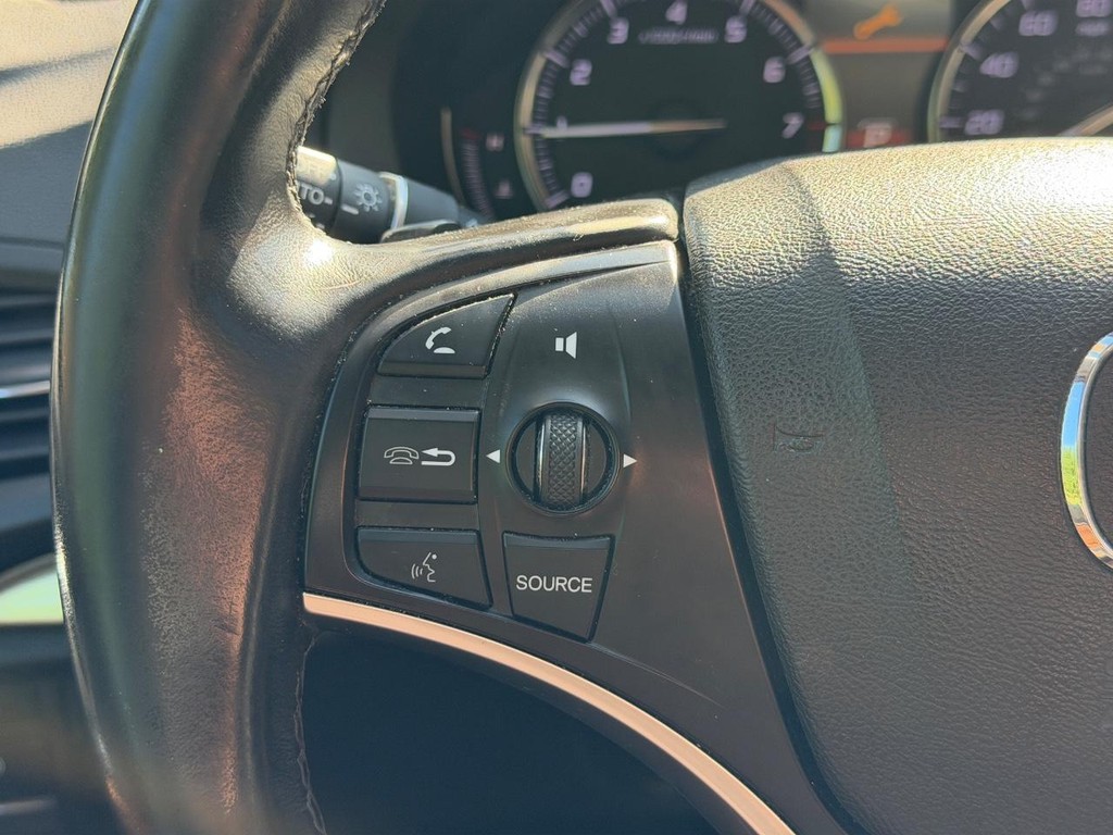 Acura MDX Vehicle Full-screen Gallery Image 19