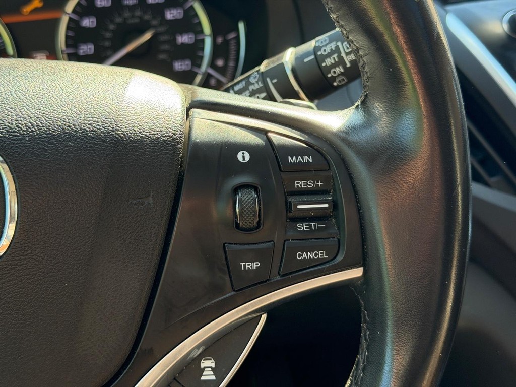 Acura MDX Vehicle Full-screen Gallery Image 20