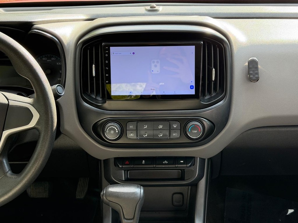 Chevrolet Colorado Vehicle Full-screen Gallery Image 13