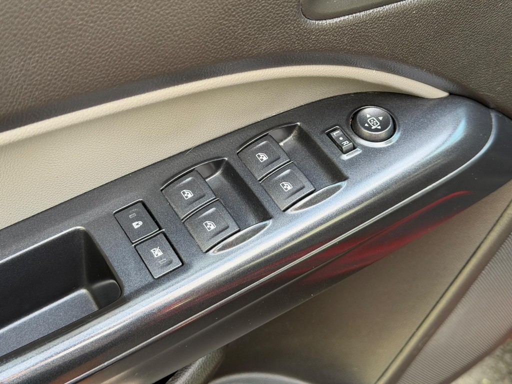Chevrolet Colorado Vehicle Full-screen Gallery Image 15