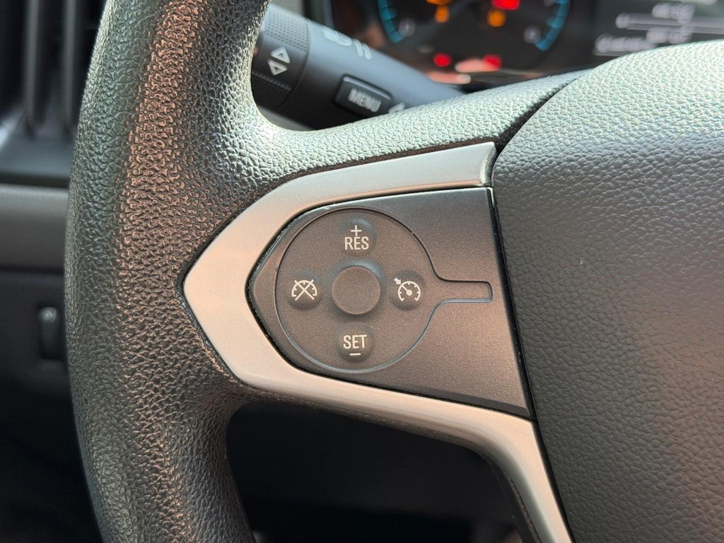 Chevrolet Colorado Vehicle Full-screen Gallery Image 17
