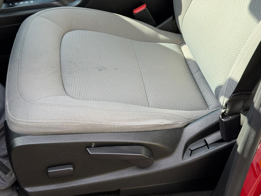Chevrolet Colorado Vehicle Full-screen Gallery Image 21