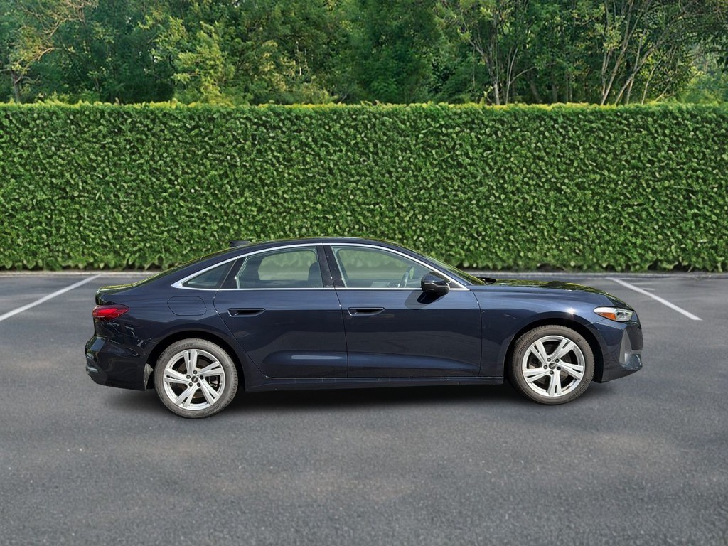 Audi A5 Vehicle Full-screen Gallery Image 02