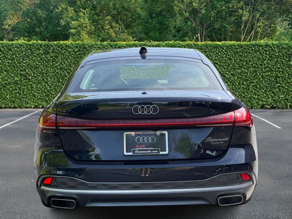Audi A5 Vehicle Full-screen Gallery Image 05