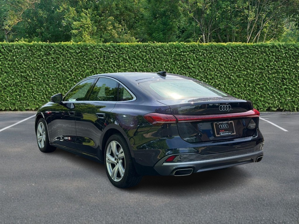 Audi A5 Vehicle Full-screen Gallery Image 06