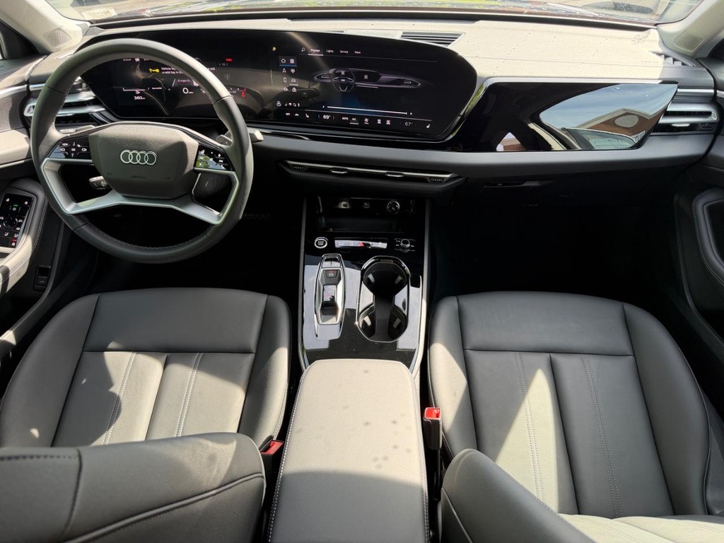 Audi A5 Vehicle Full-screen Gallery Image 10