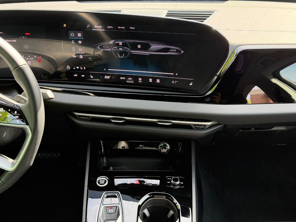 Audi A5 Vehicle Full-screen Gallery Image 12