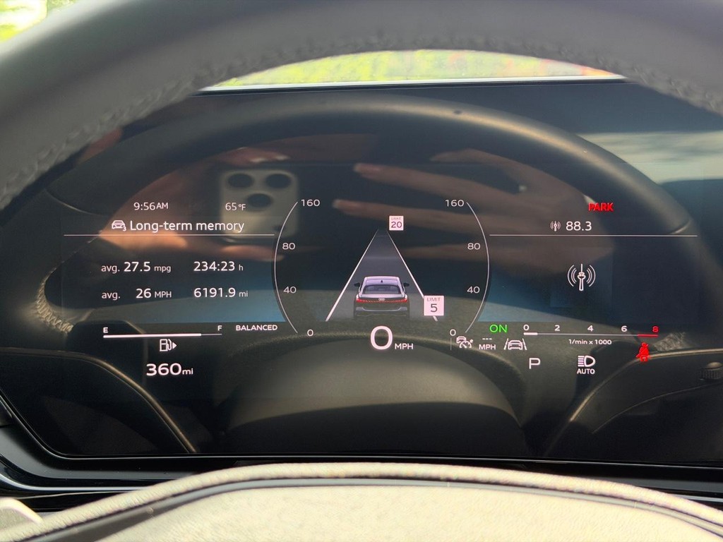 Audi A5 Vehicle Full-screen Gallery Image 17