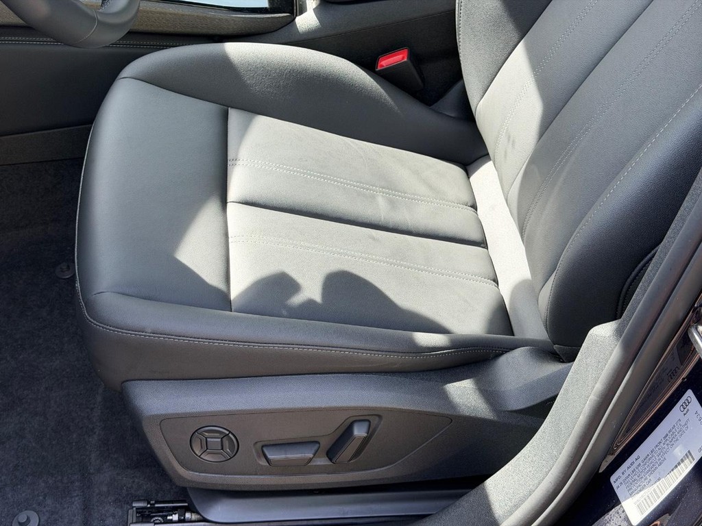 Audi A5 Vehicle Full-screen Gallery Image 20