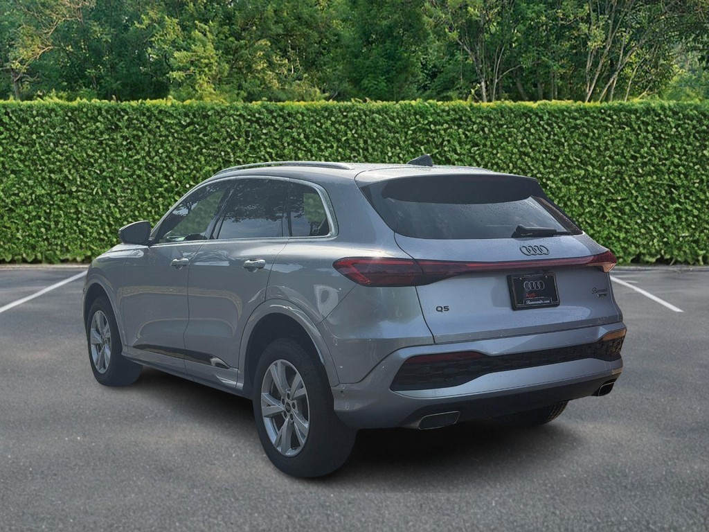 Audi Q5 Vehicle Full-screen Gallery Image 06