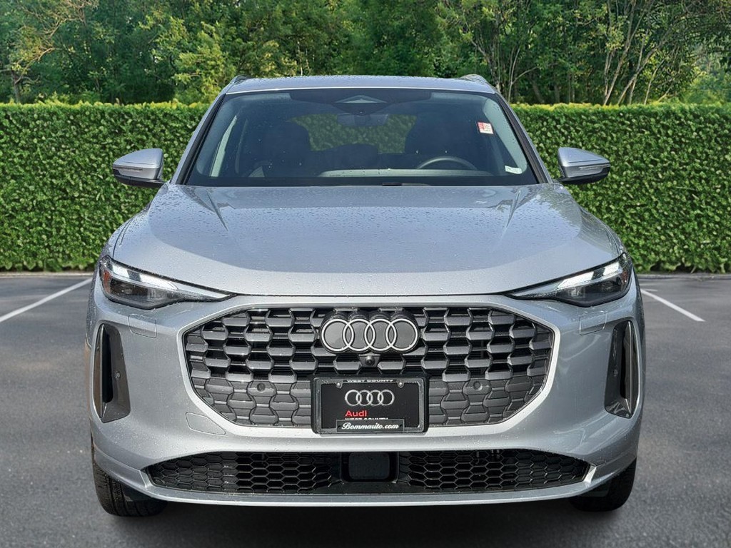 Audi Q5 Vehicle Full-screen Gallery Image 09