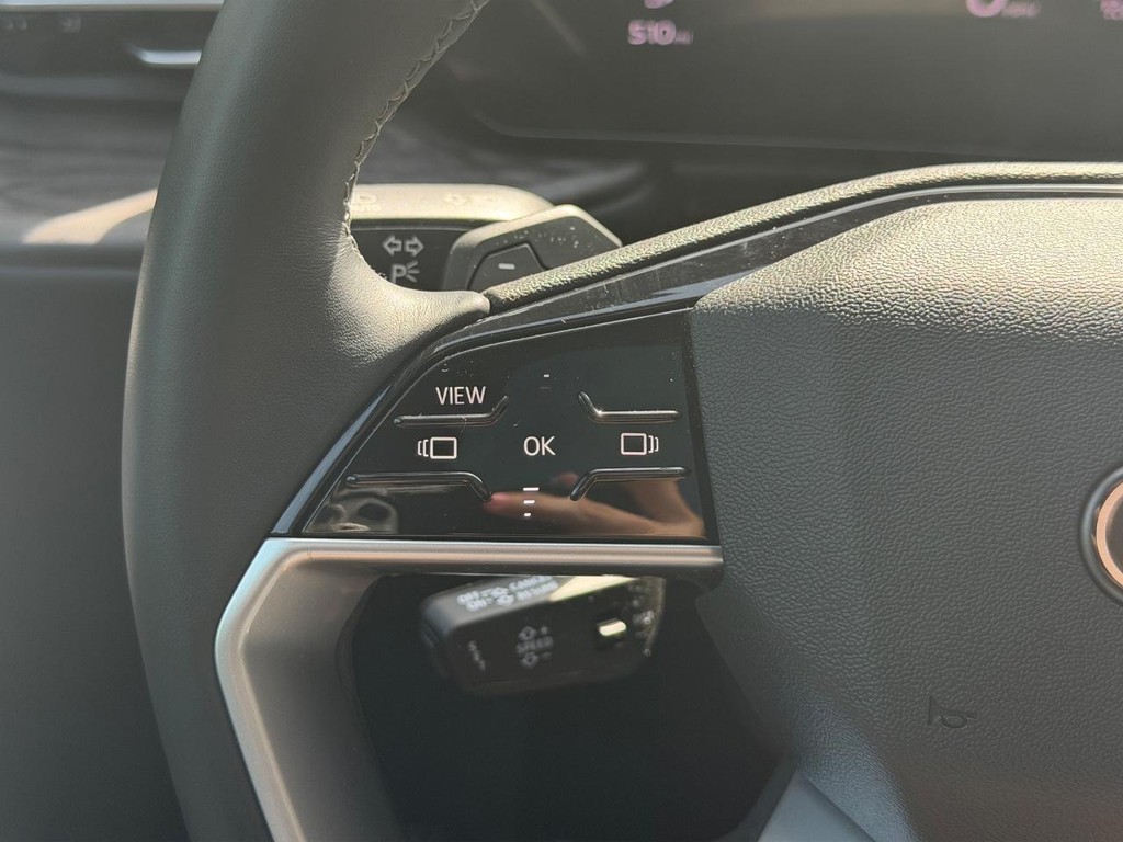 Audi Q5 Vehicle Full-screen Gallery Image 16