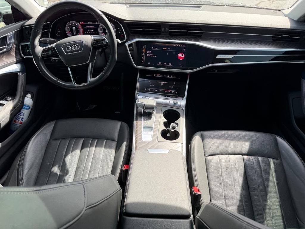Audi A7 Vehicle Full-screen Gallery Image 11