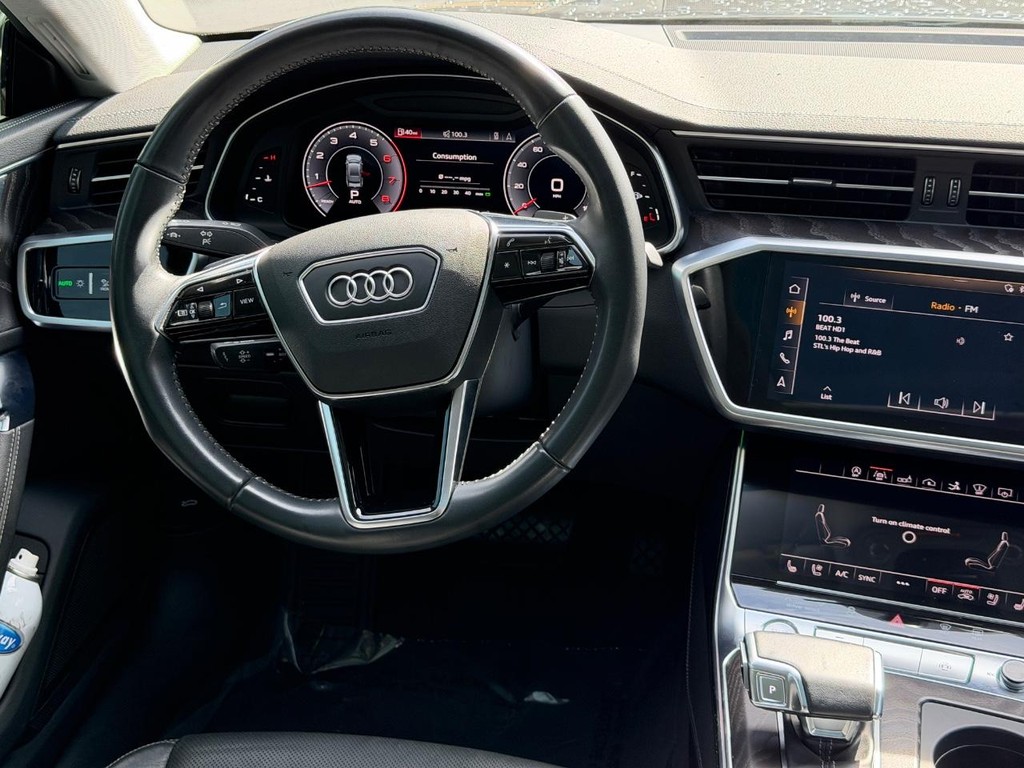 Audi A7 Vehicle Full-screen Gallery Image 12